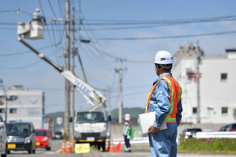 電気工事の資格を持つ現場作業員
