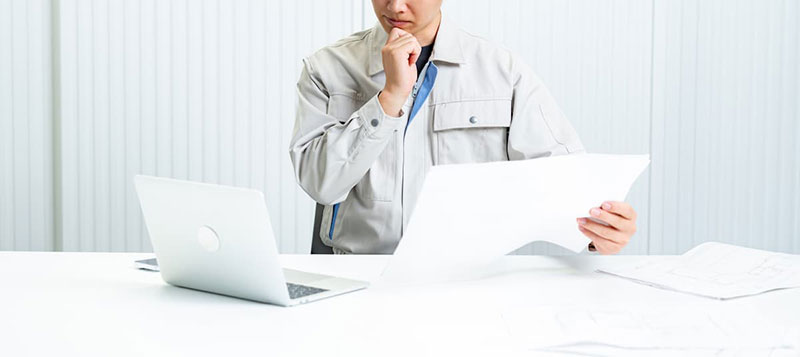 経営事項審査の点数を上げる方法を考える人