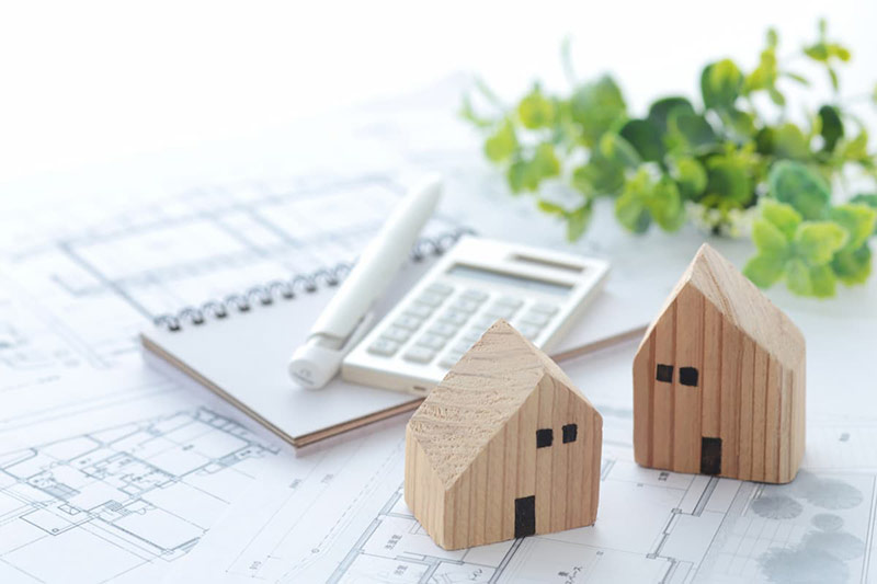 積算に必要な図面と筆記用具